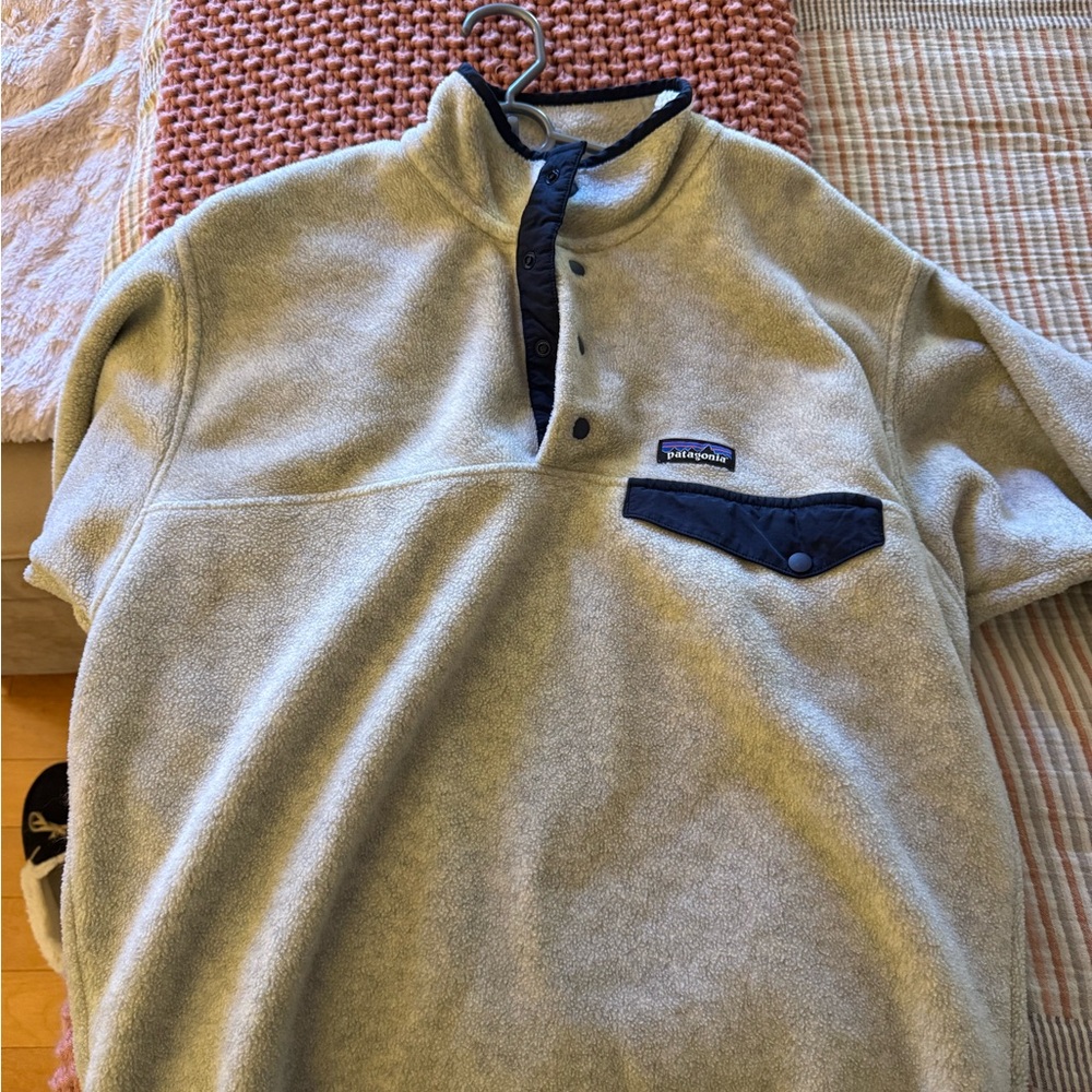 Patagonia Men's grey, beige and blue Fleece quarter button up